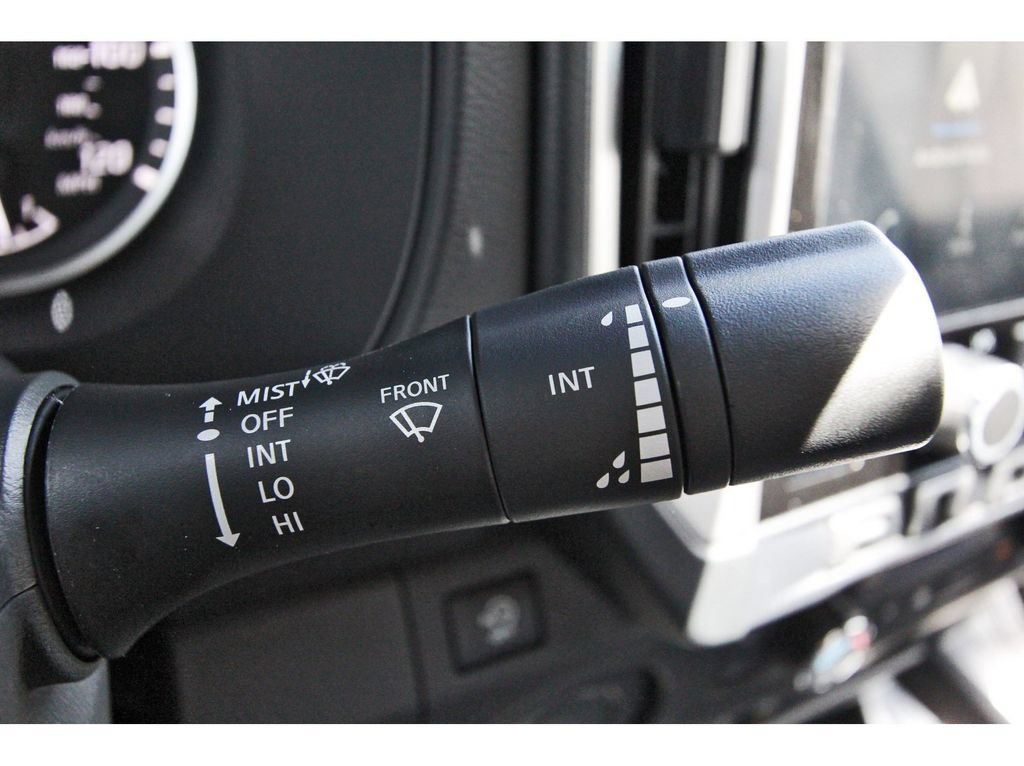 Used 2025 Nissan Frontier SV w/ SV Convenience Package RWD image 18