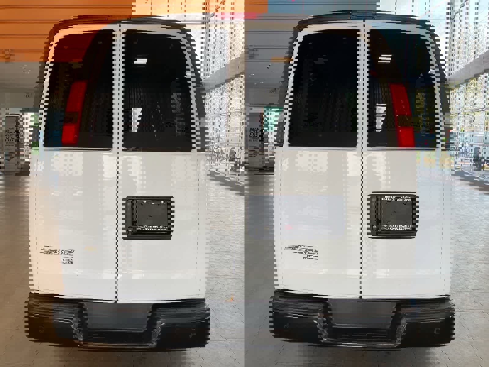 Used 2015 Chevrolet Express 3500 RWD image 6