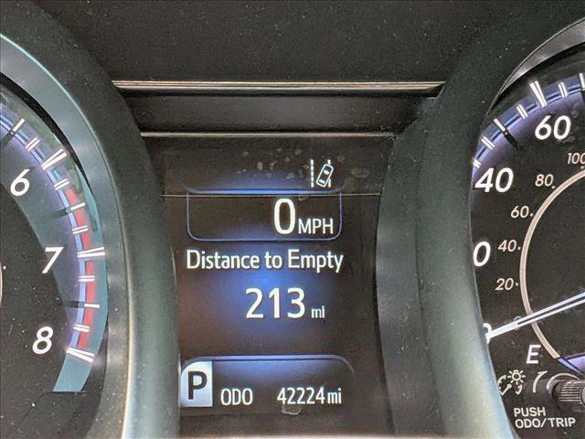 Used 2017 Toyota Avalon XLE Premium image 3