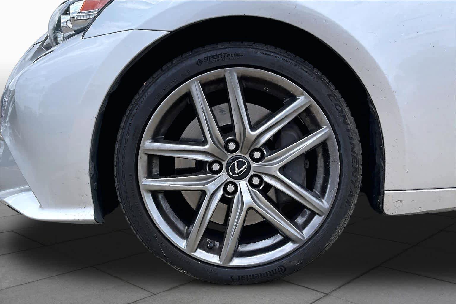 Used 2016 Lexus IS 200t RWD image 10