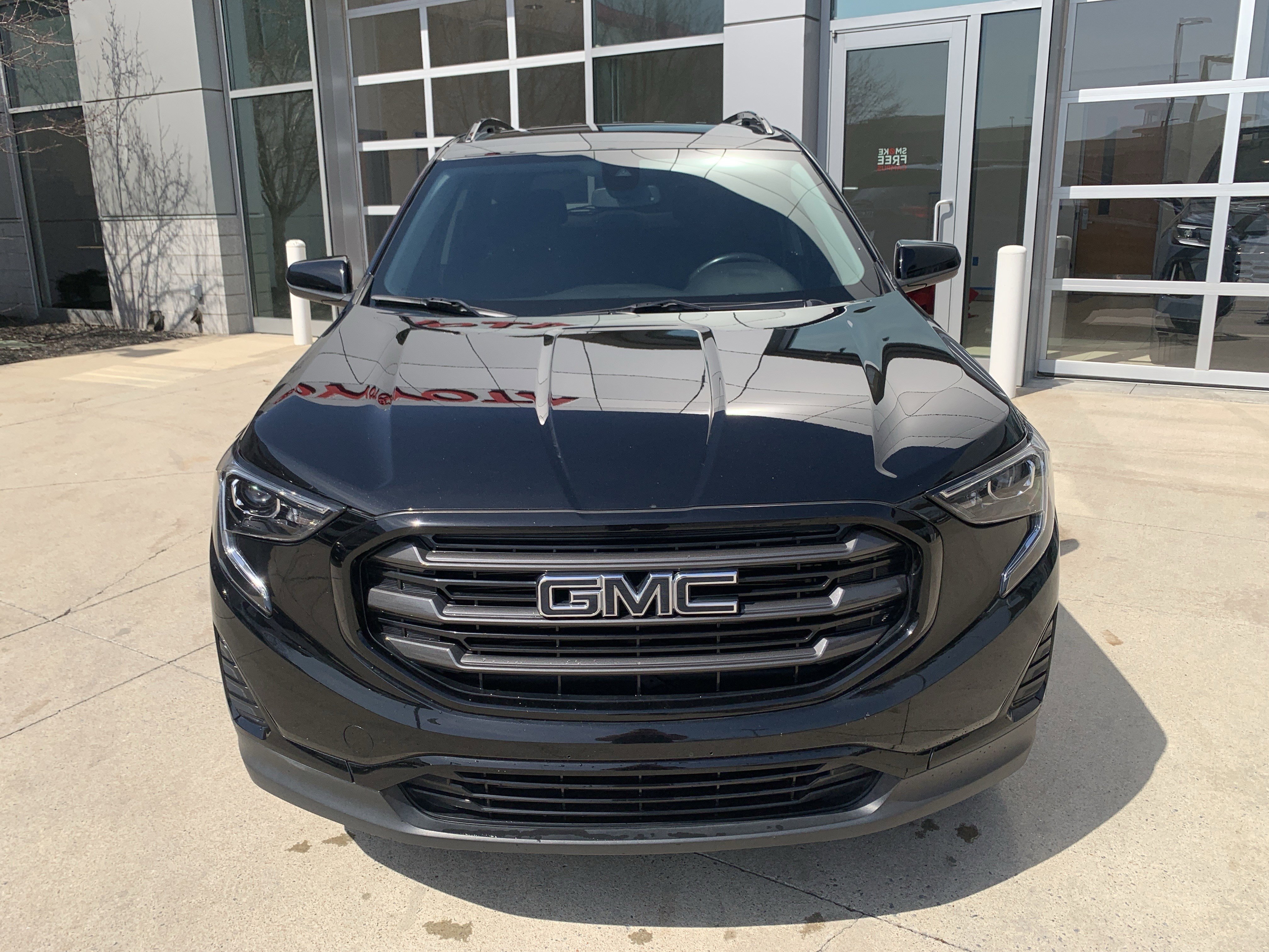 Used 2021 GMC Terrain SLE w/ Elevation Edition image 5