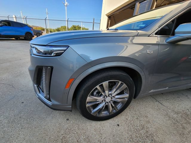 Used 2023 Cadillac XT6 Premium Luxury w/ Technology Package FWD image 7