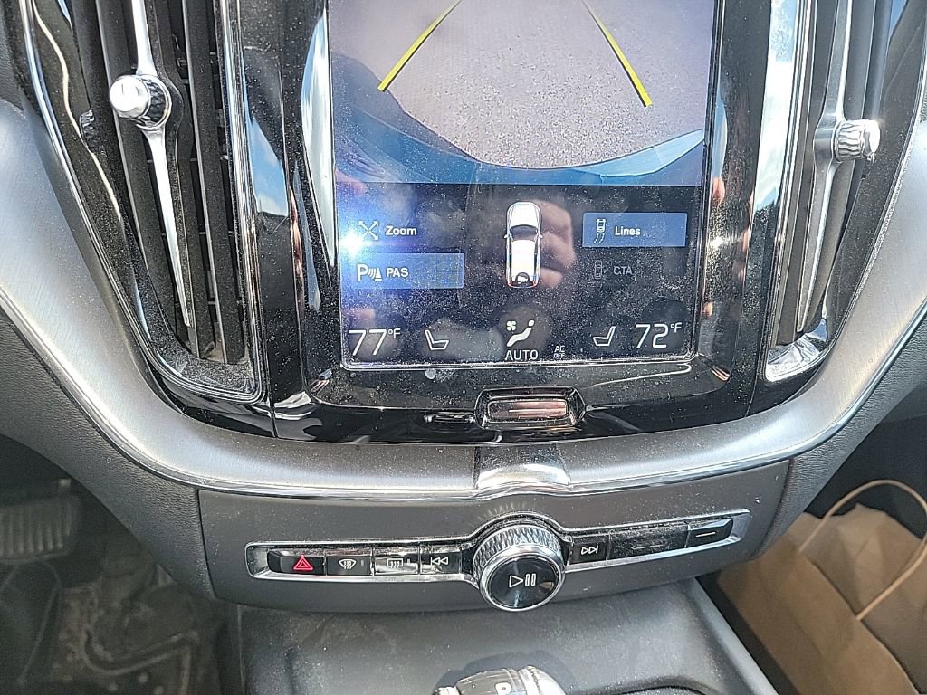 Used 2019 Volvo XC60 T6 Momentum w/ Multimedia Package image 34