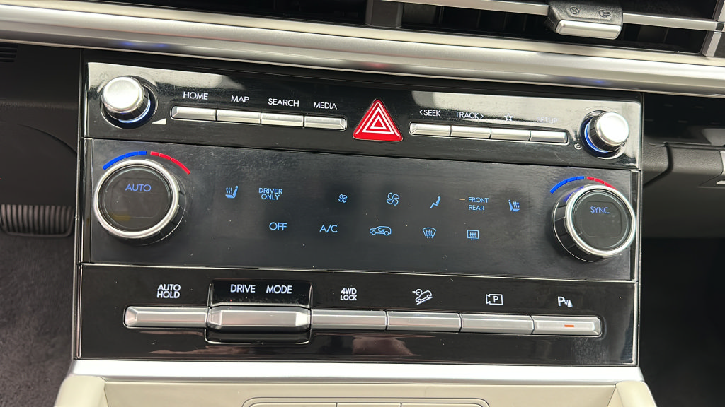 Used 2025 Hyundai Santa Fe SEL AWD/4WD image 17