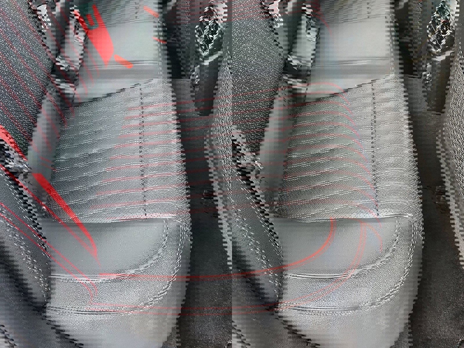 Used 2023 Genesis G70 2.0T w/ Sport Prestige Package image 31