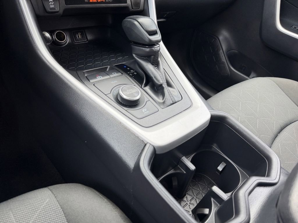 Used 2025 Toyota RAV4 XLE image 23