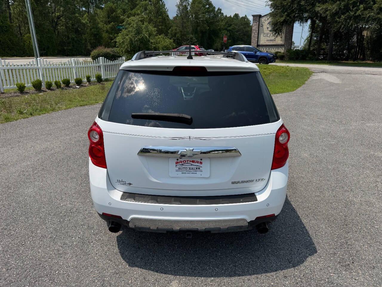 Used 2010 Chevrolet Equinox LTZ FWD image 5