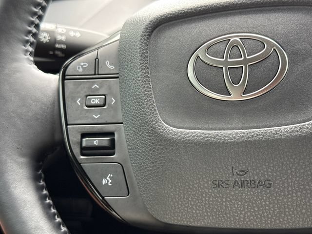 Used 2025 Toyota Prius FWD image 29