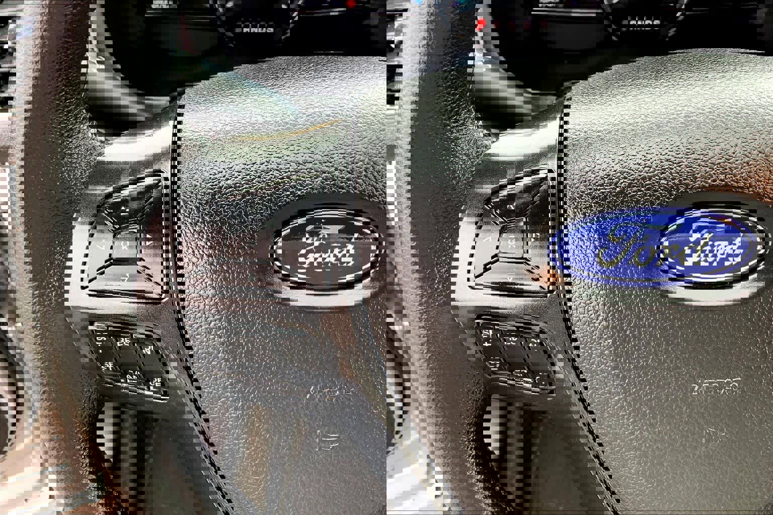 Used 2018 Ford Explorer XLT w/ Equipment Group 202A FWD image 20