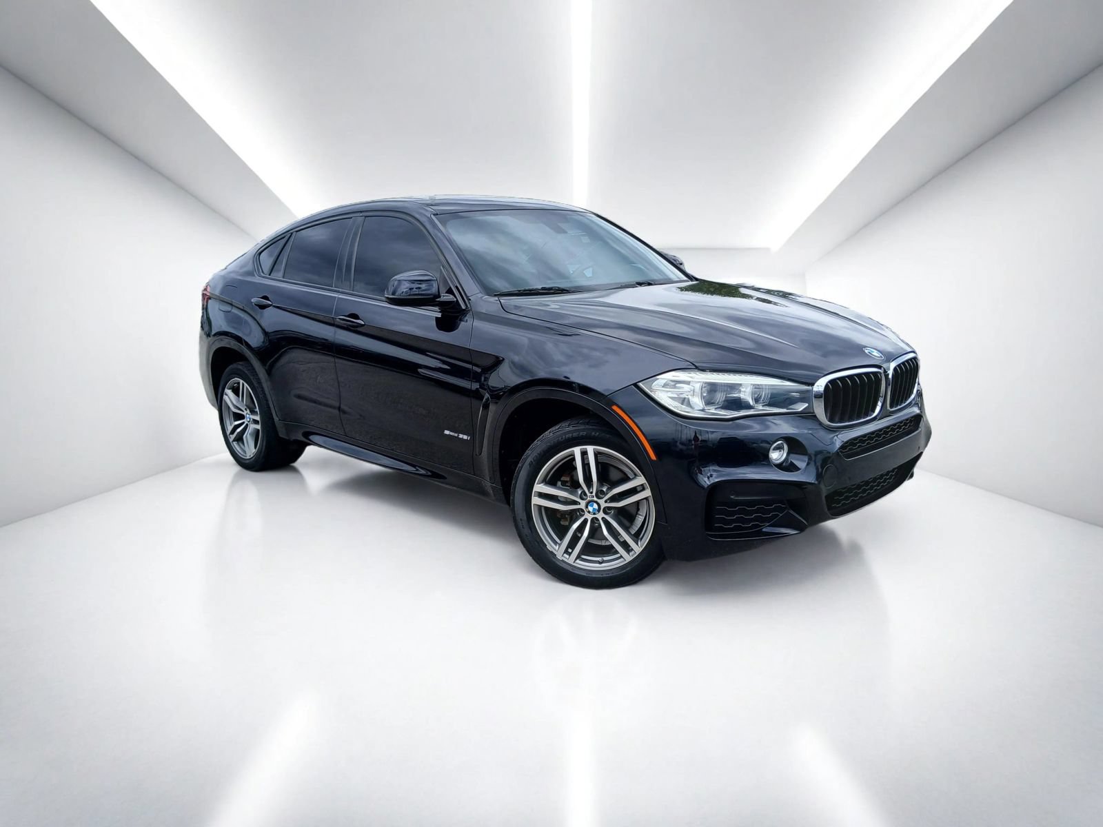 Used 2016 BMW X6 sDrive35i RWD image 2