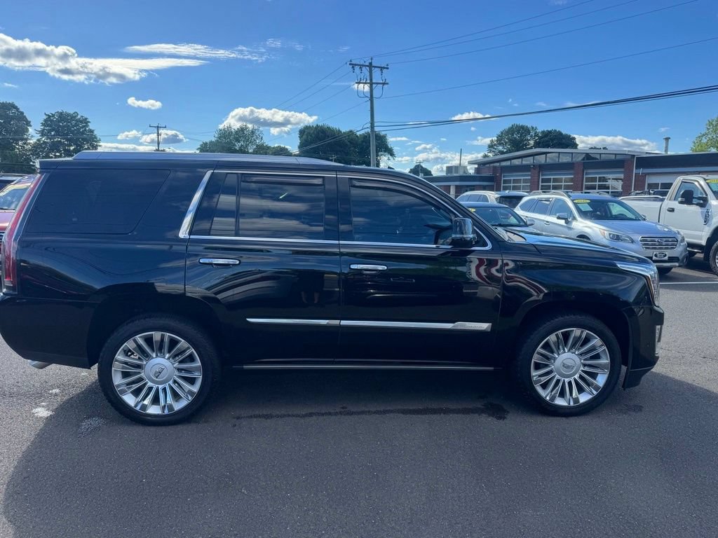 Used 2018 Cadillac Escalade Platinum AWD/4WD image 4