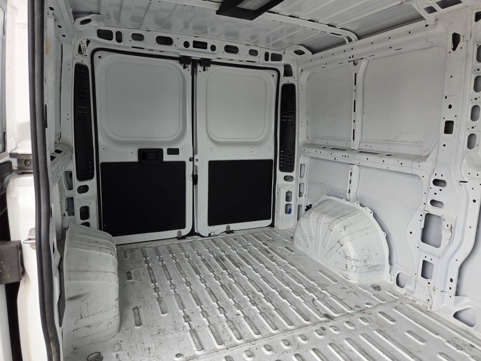 Used 2025 RAM ProMaster 2500 w/ Convenience Group FWD image 12