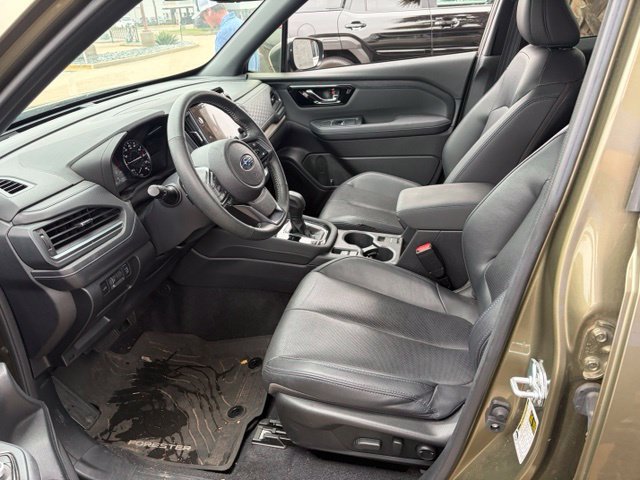 Used 2025 Subaru Forester Limited AWD/4WD image 6