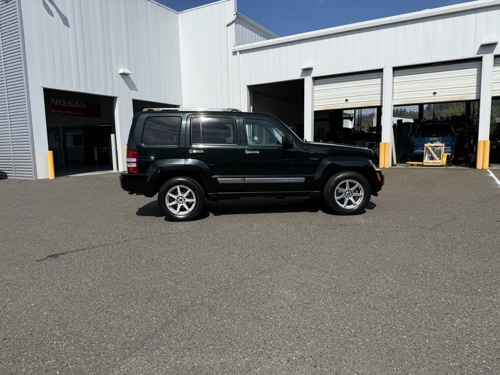 Used 2012 Jeep Liberty Limited Jet w/ Comfort/Convenience Group AWD/4WD image 8