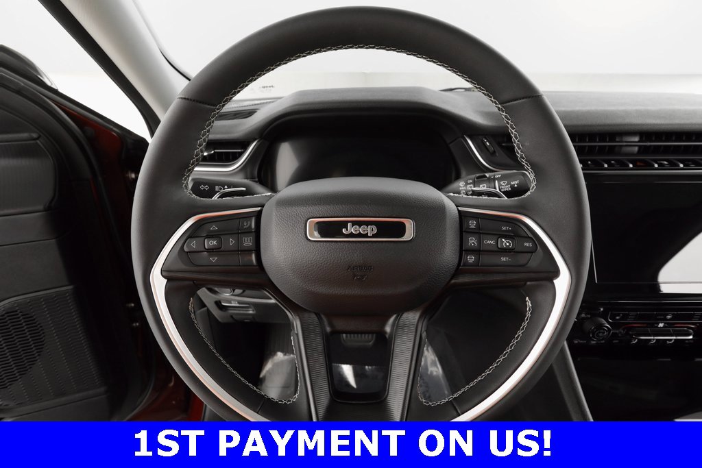 Certified 2023 Jeep Grand Cherokee Laredo w/ Luxury Tech Group I image 24