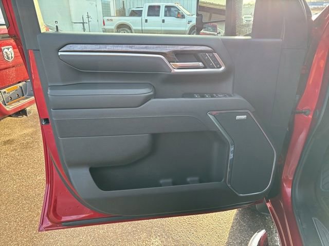 Used 2025 Chevrolet Silverado 3500 LTZ w/ LTZ Convenience Package image 6