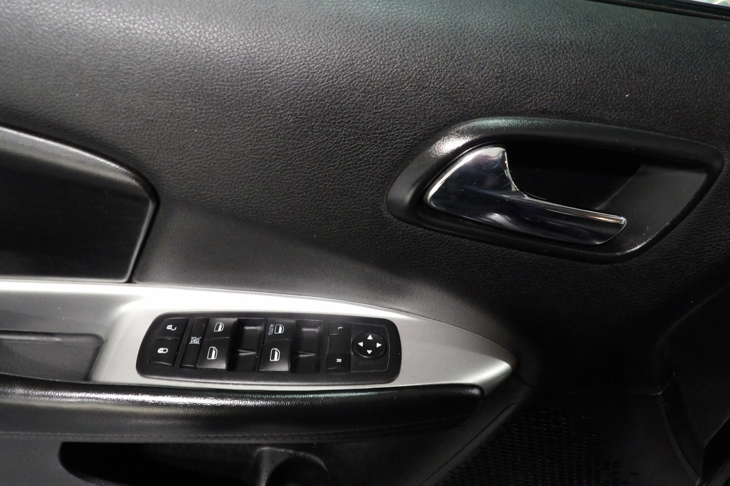 Used 2016 Dodge Journey SXT image 6