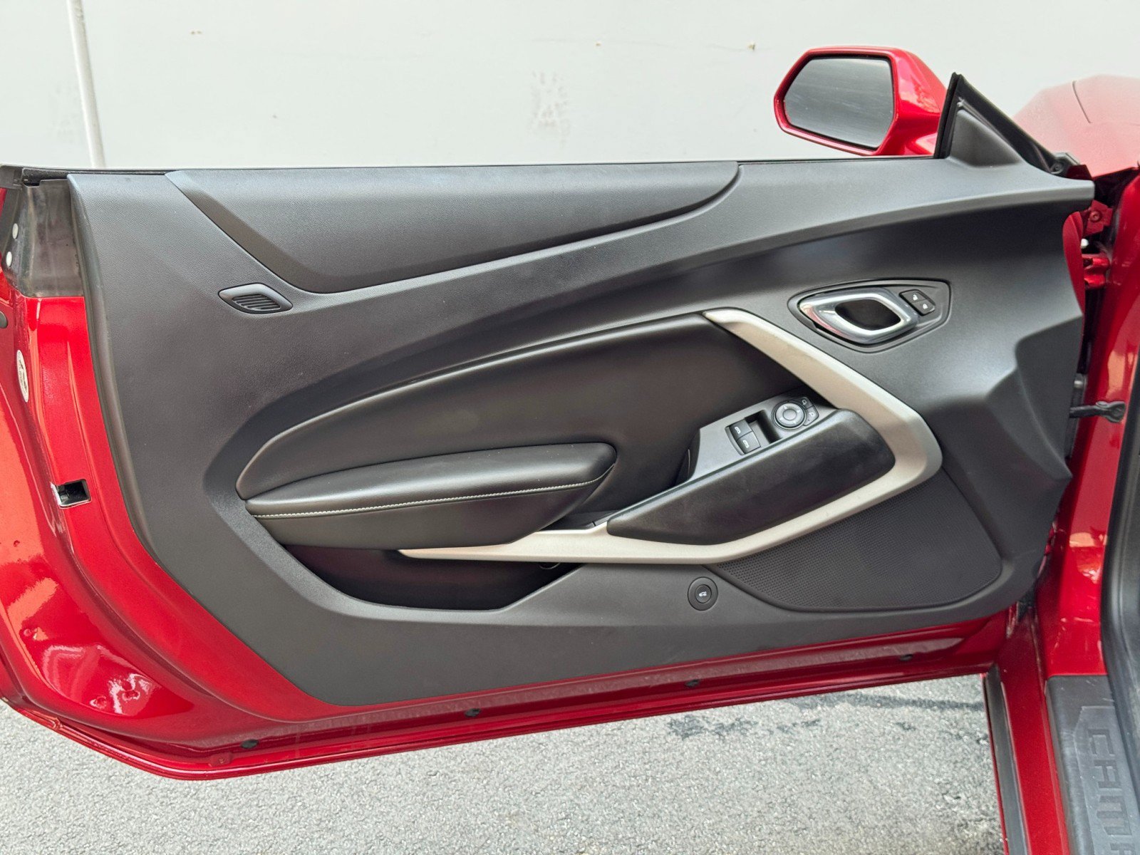 Used 2017 Chevrolet Camaro LT RWD image 32