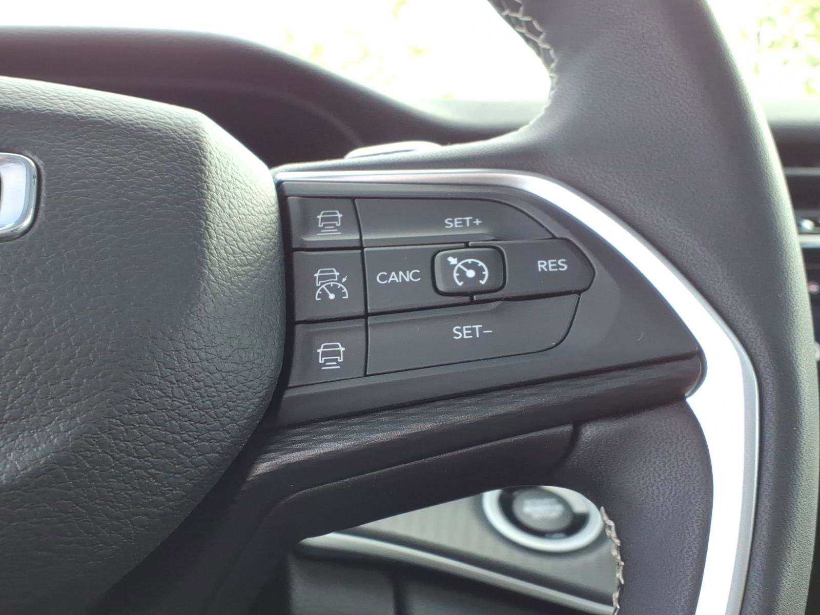 Used 2023 Jeep Grand Cherokee L Laredo AWD/4WD image 28