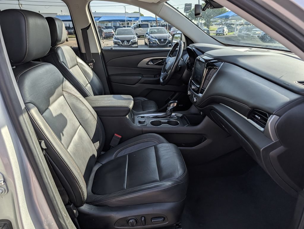 Used 2021 Chevrolet Traverse LT w/ LT Premium Package FWD image 34