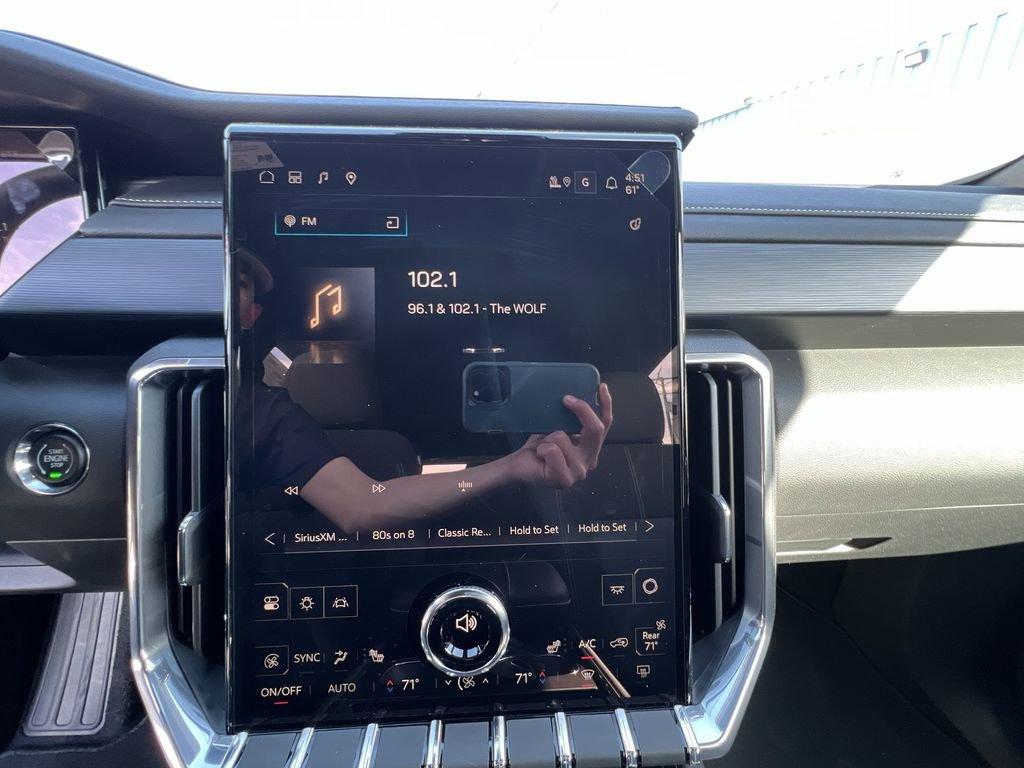 New 2025 GMC Acadia Elevation image 13