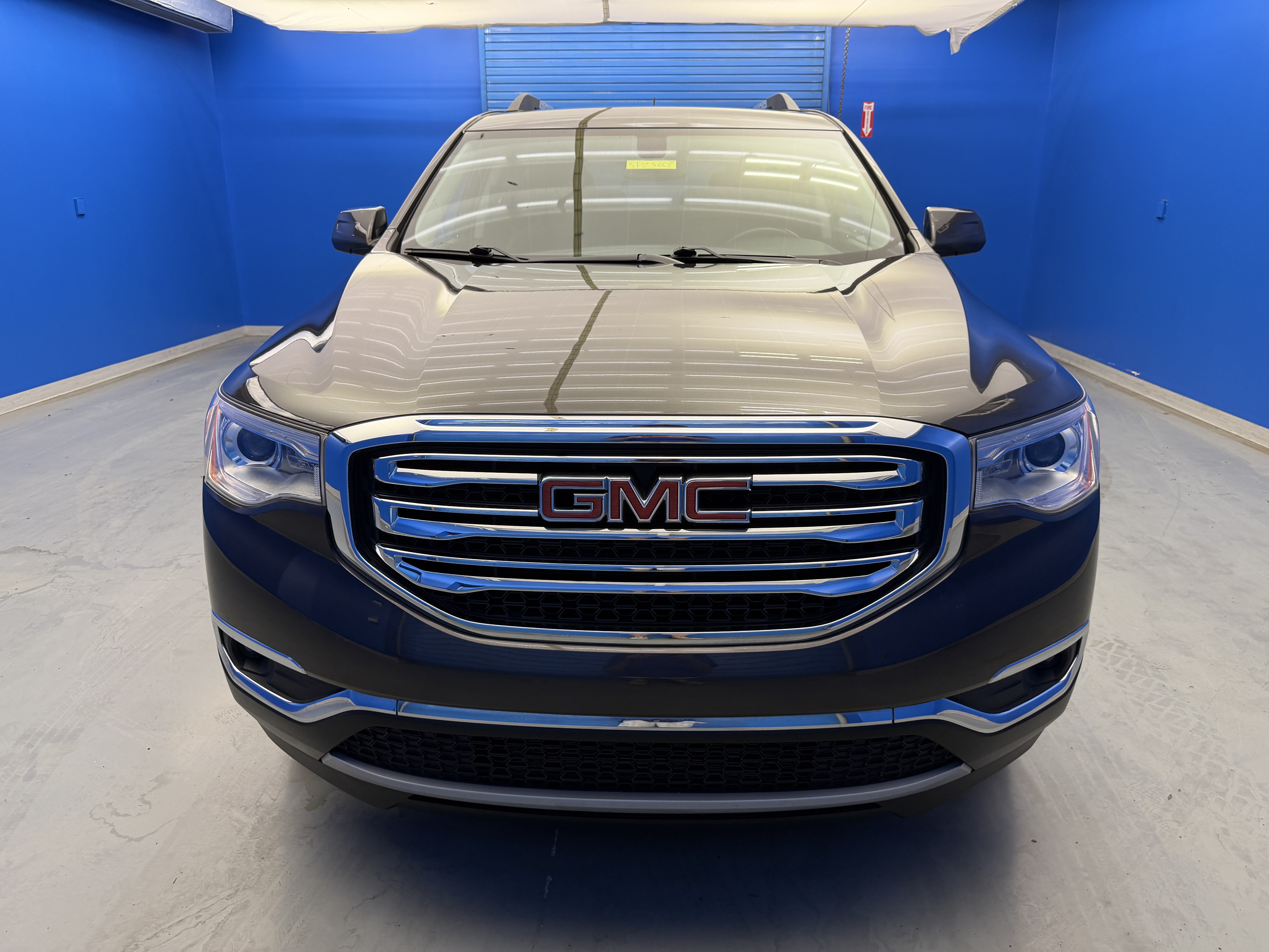 Used 2019 GMC Acadia SLE w/ Driver Alert Package I FWD image 3