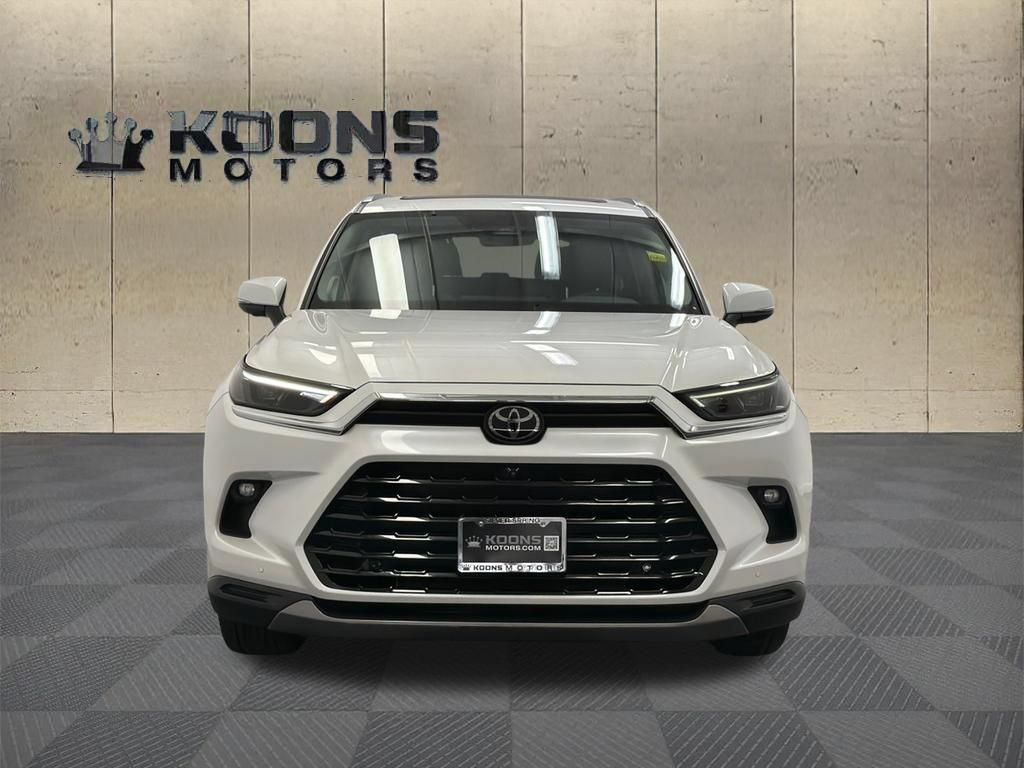 Used 2025 Toyota Grand Highlander AWD image 3