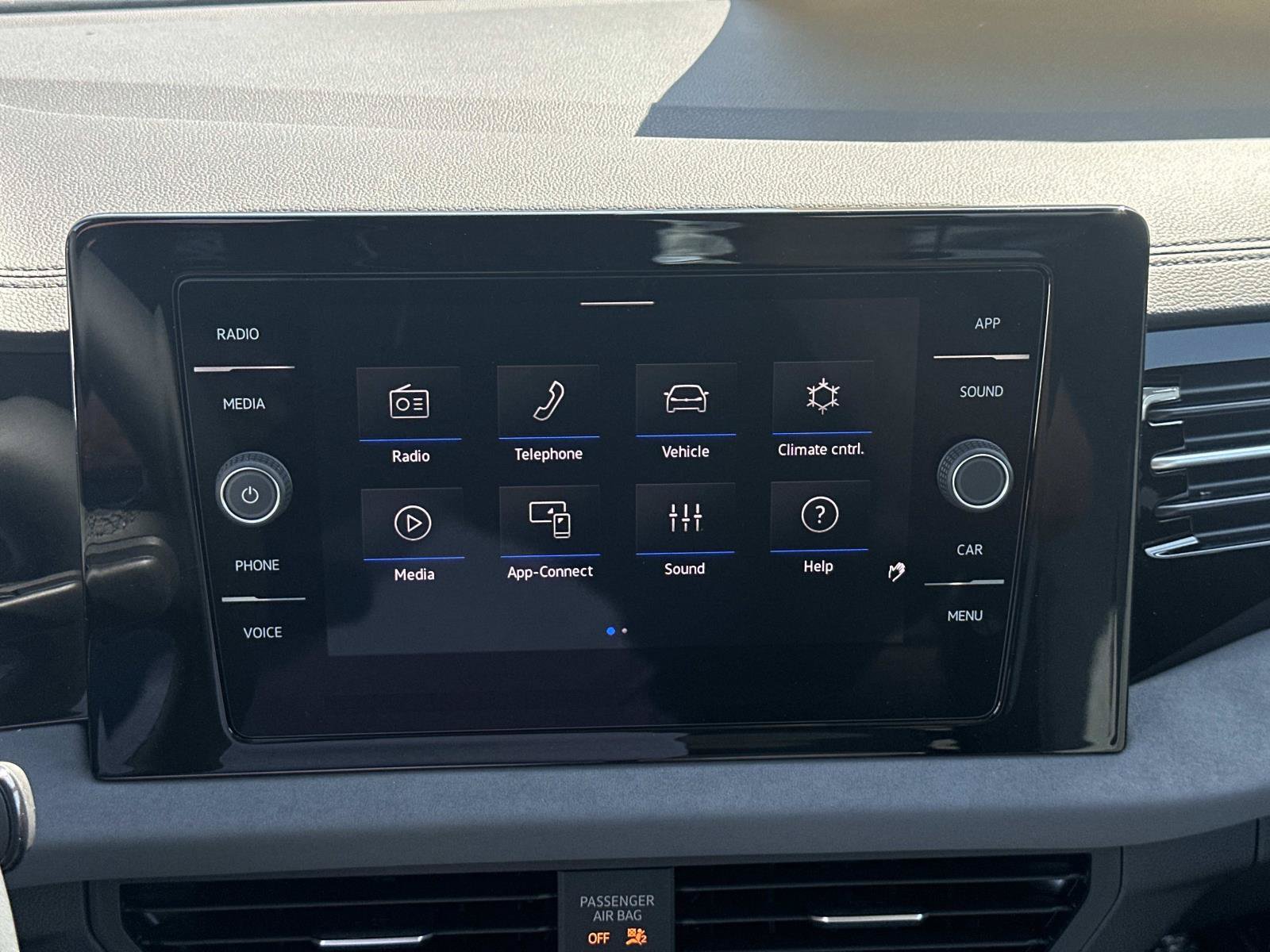 New 2026 Volkswagen Jetta SE FWD image 12