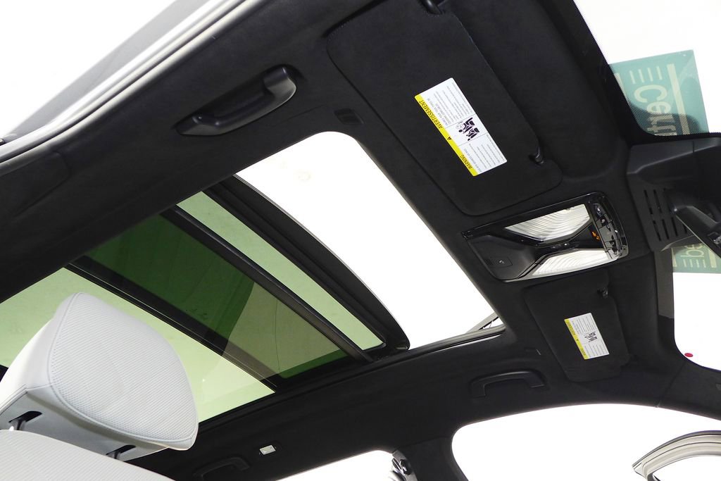 Certified 2023 BMW X7 xDrive40i w/ Parking Assistance Package image 18