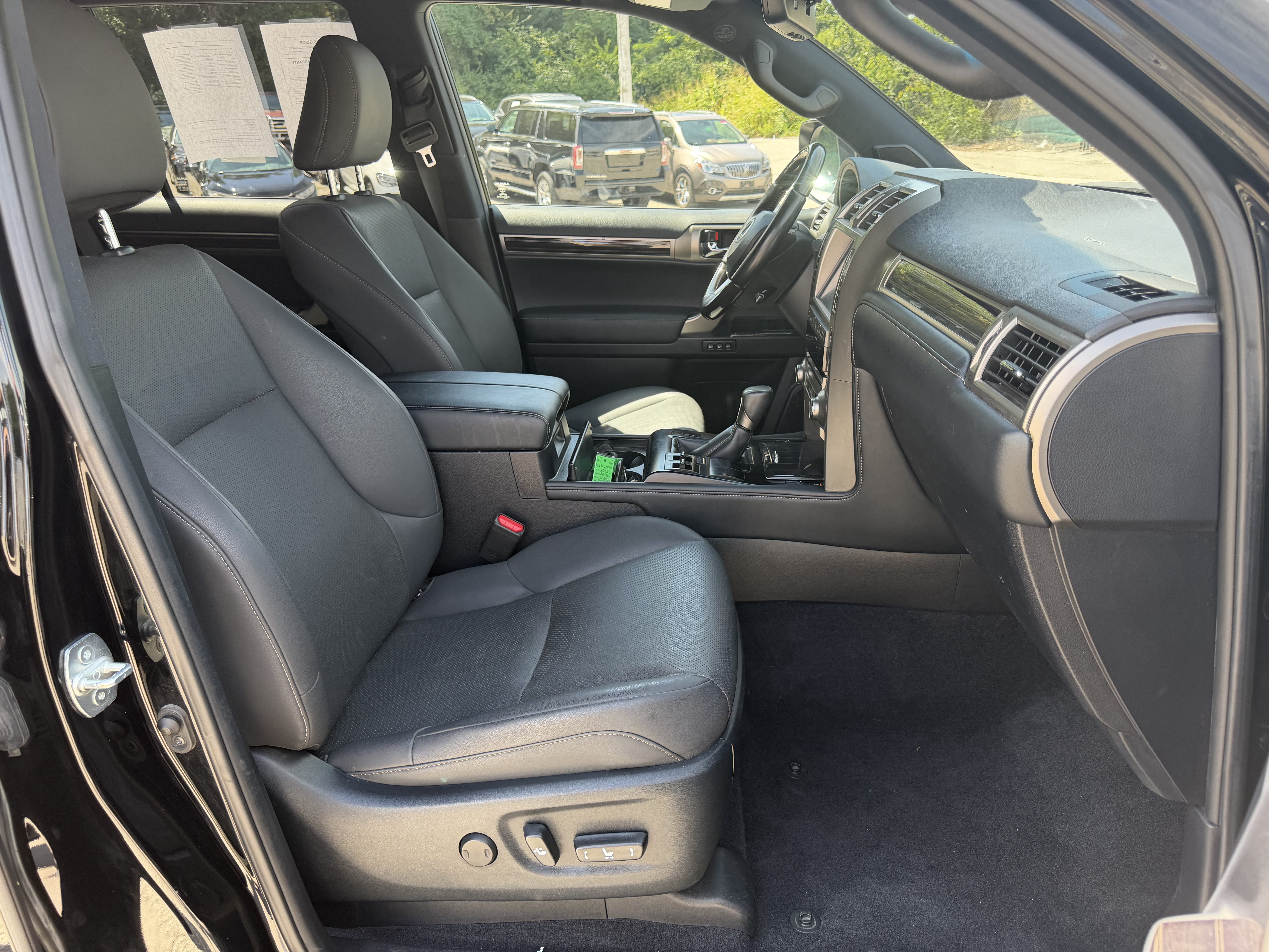Used 2021 Lexus GX 460 Premium w/ Premium Package AWD/4WD image 11