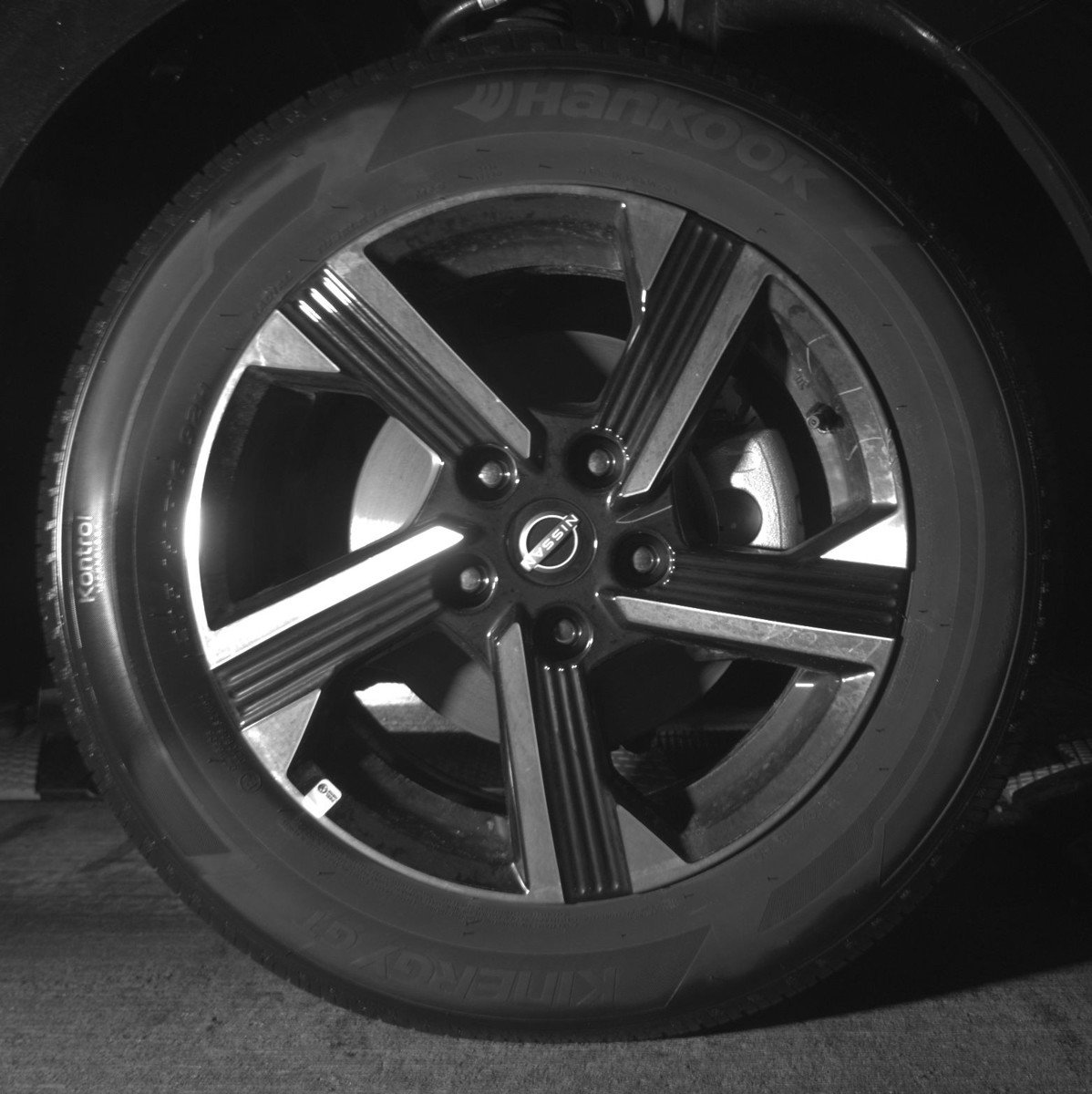 Used 2025 Nissan Sentra SV FWD image 13