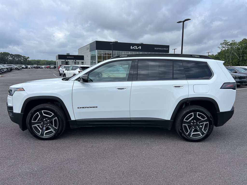 Used 2026 Jeep Cherokee Laredo AWD/4WD image 2