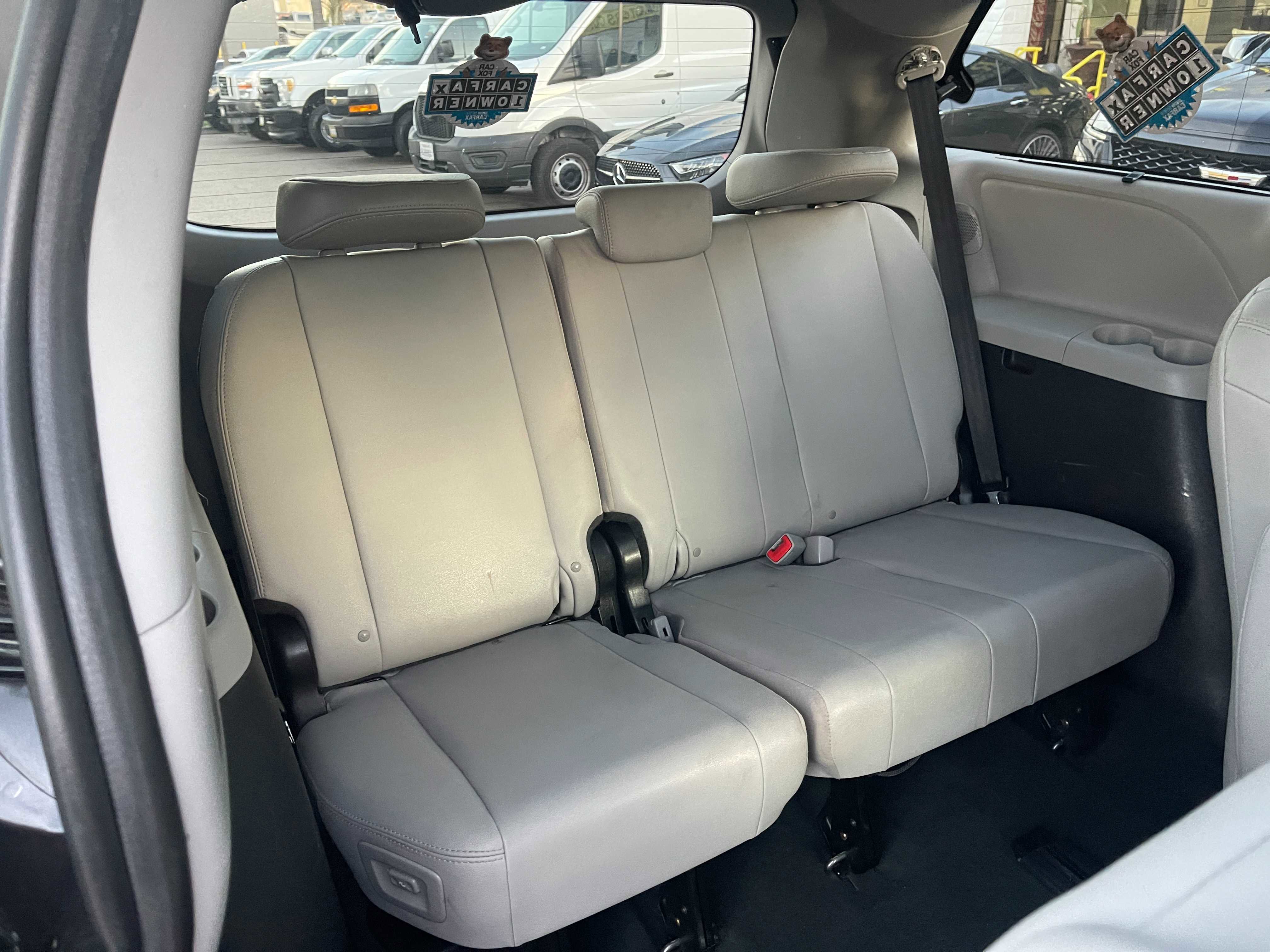 Used 2019 Toyota Sienna Limited Premium w/ Protection Package image 17