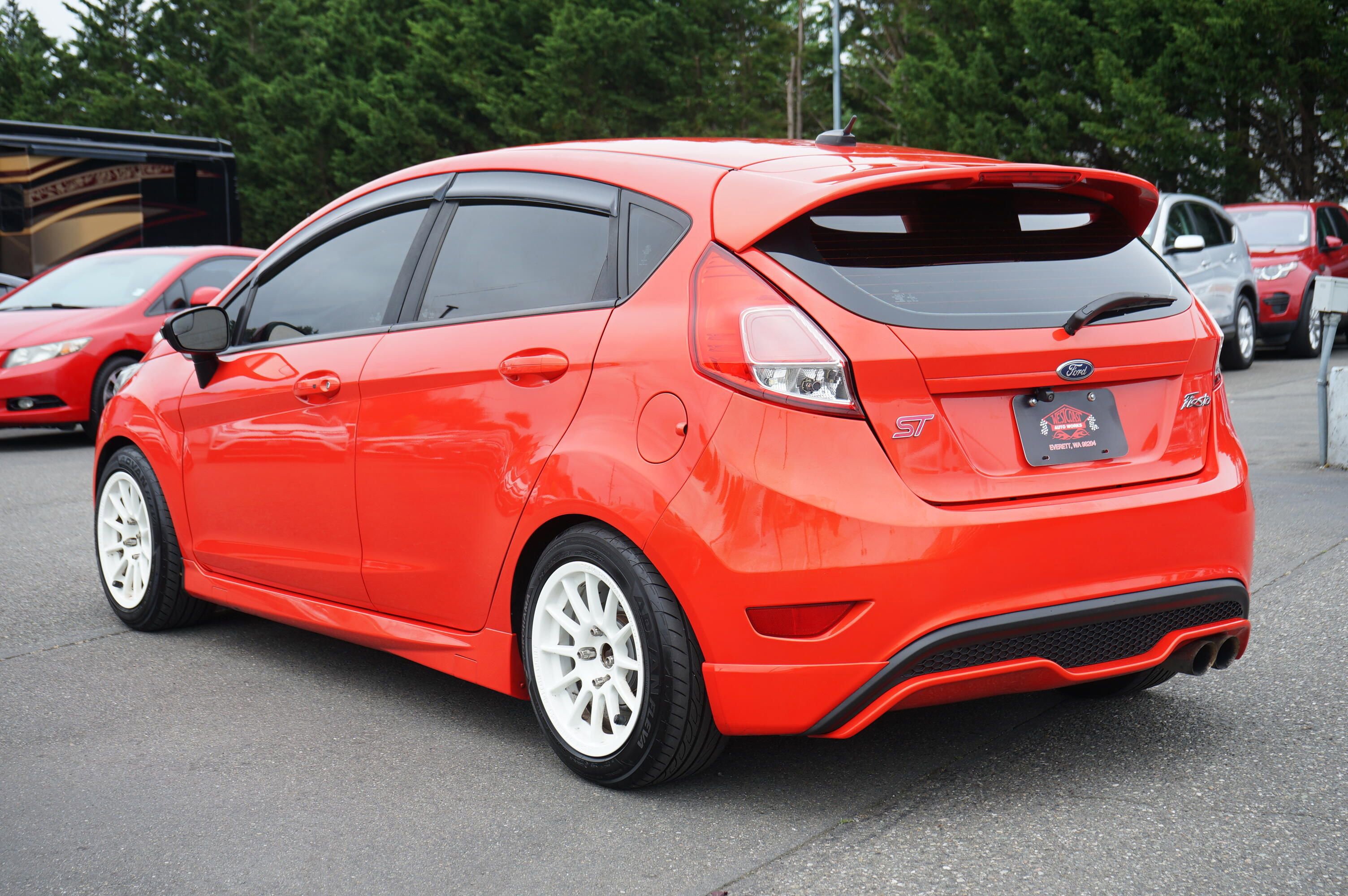 Used 2016 Ford Fiesta ST FWD image 3