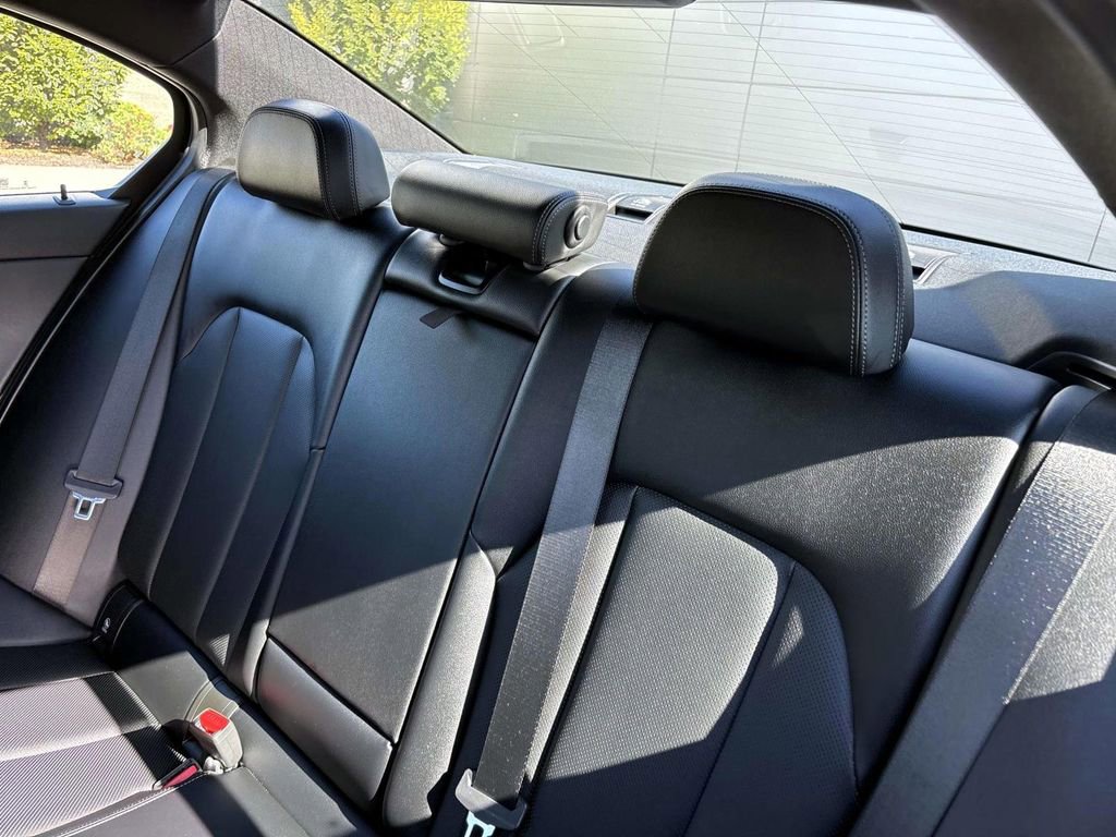 Certified 2025 BMW 330i xDrive Sedan image 28