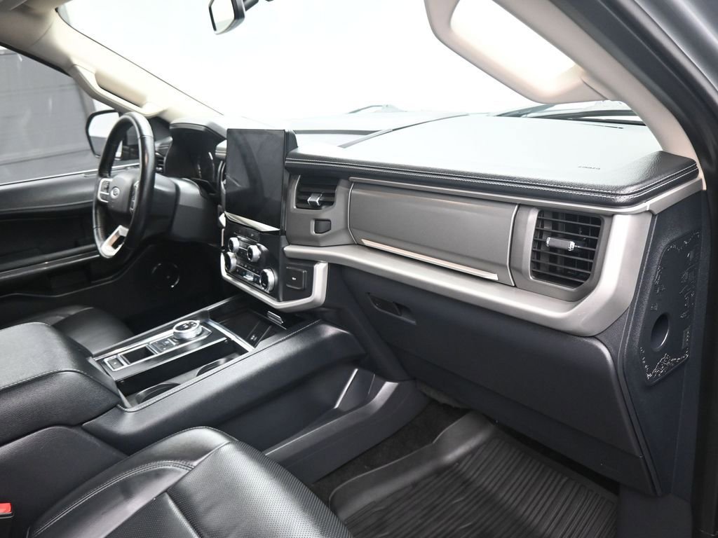 Used 2022 Ford Expedition XLT image 7