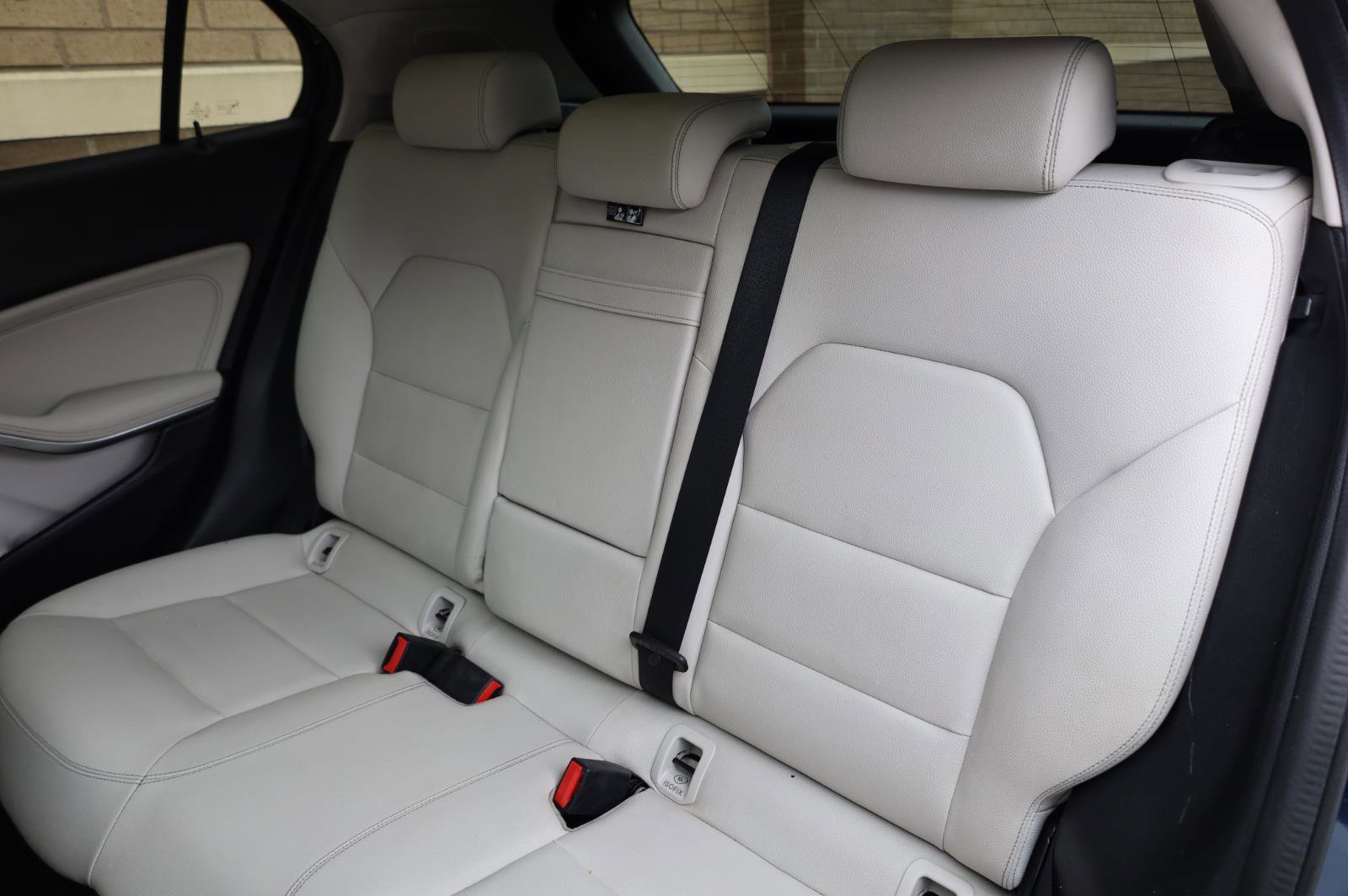 Used 2018 Mercedes-Benz GLA 250 4MATIC w/ Premium Package image 20