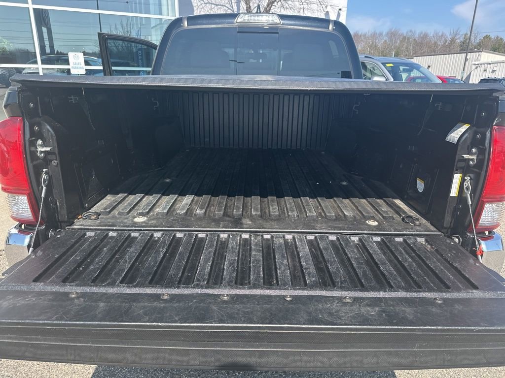 Used 2017 Toyota Tacoma TRD Off-Road w/ Tow Package (A/T) image 31