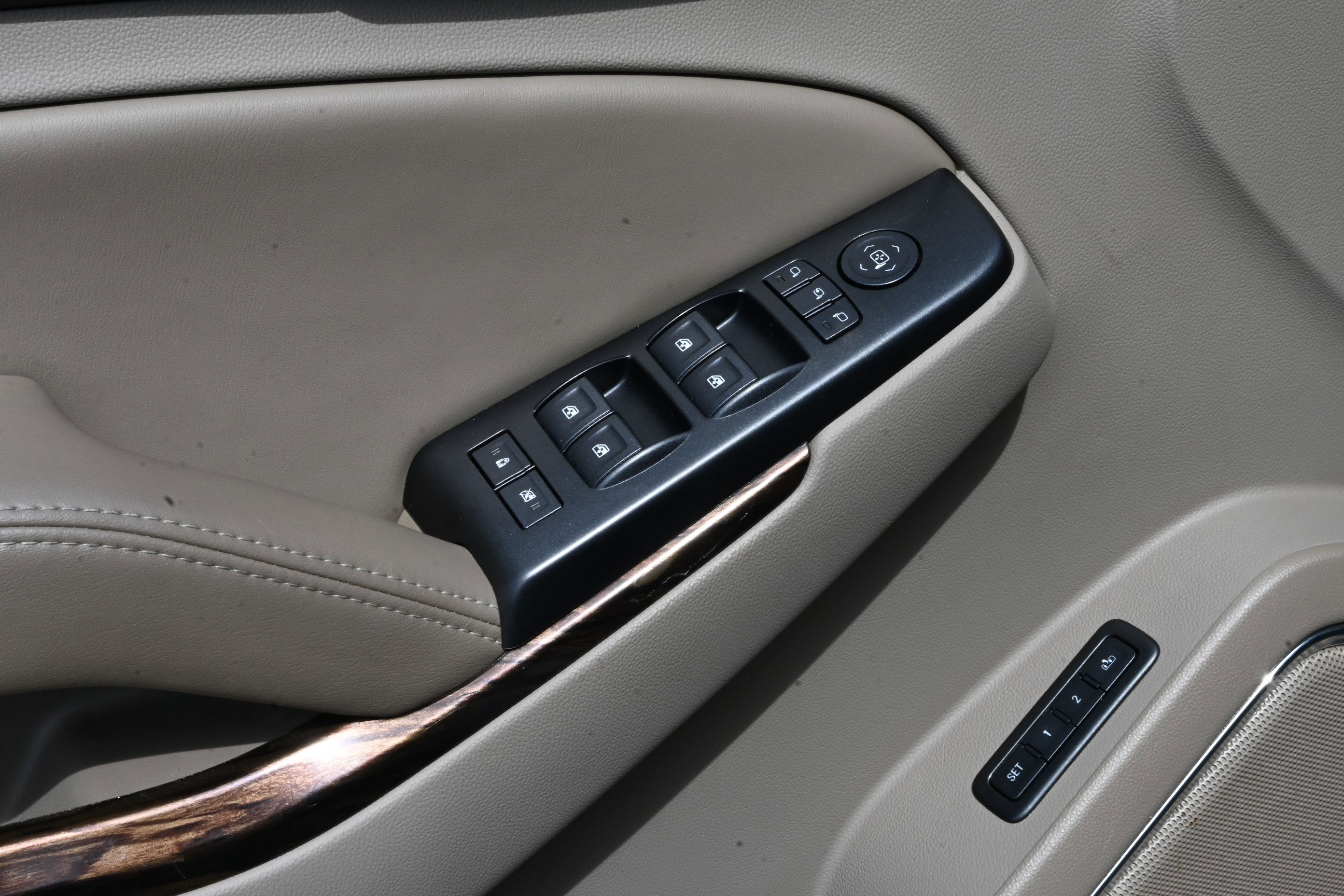 Used 2015 GMC Yukon SLT w/ Open Road Package image 28