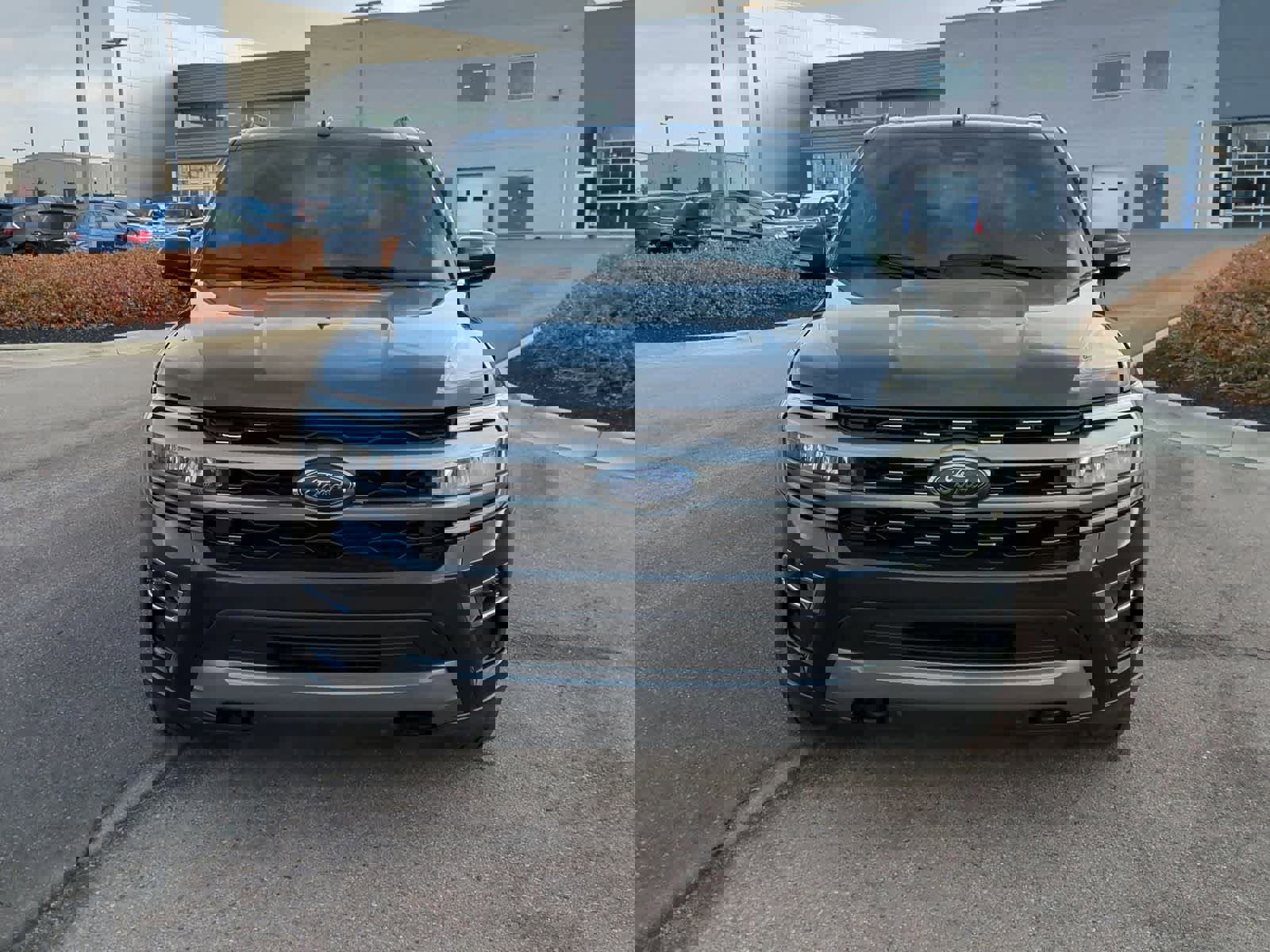 Used 2023 Ford Expedition Max Limited image 3