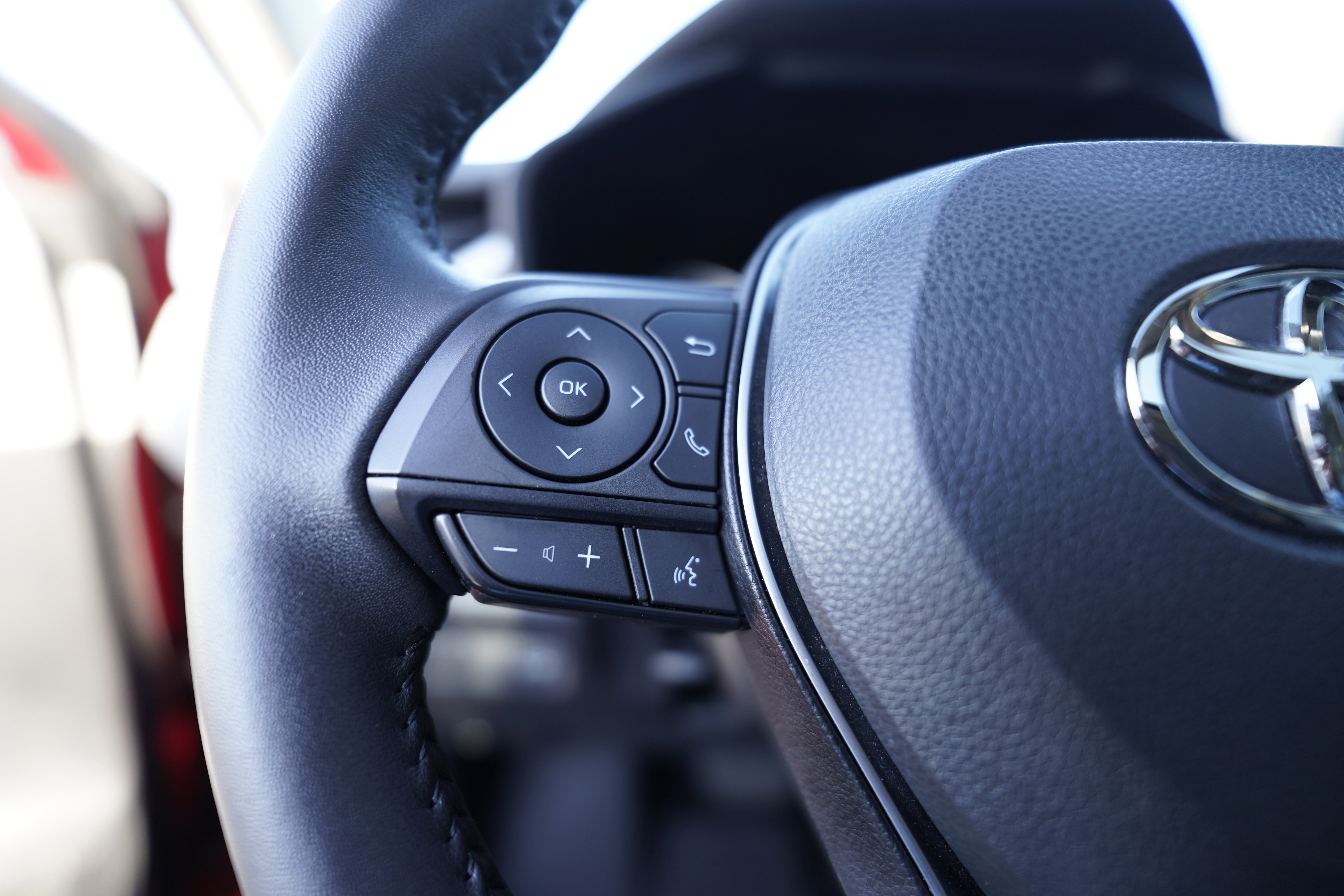 Used 2022 Toyota RAV4 XLE Premium image 20