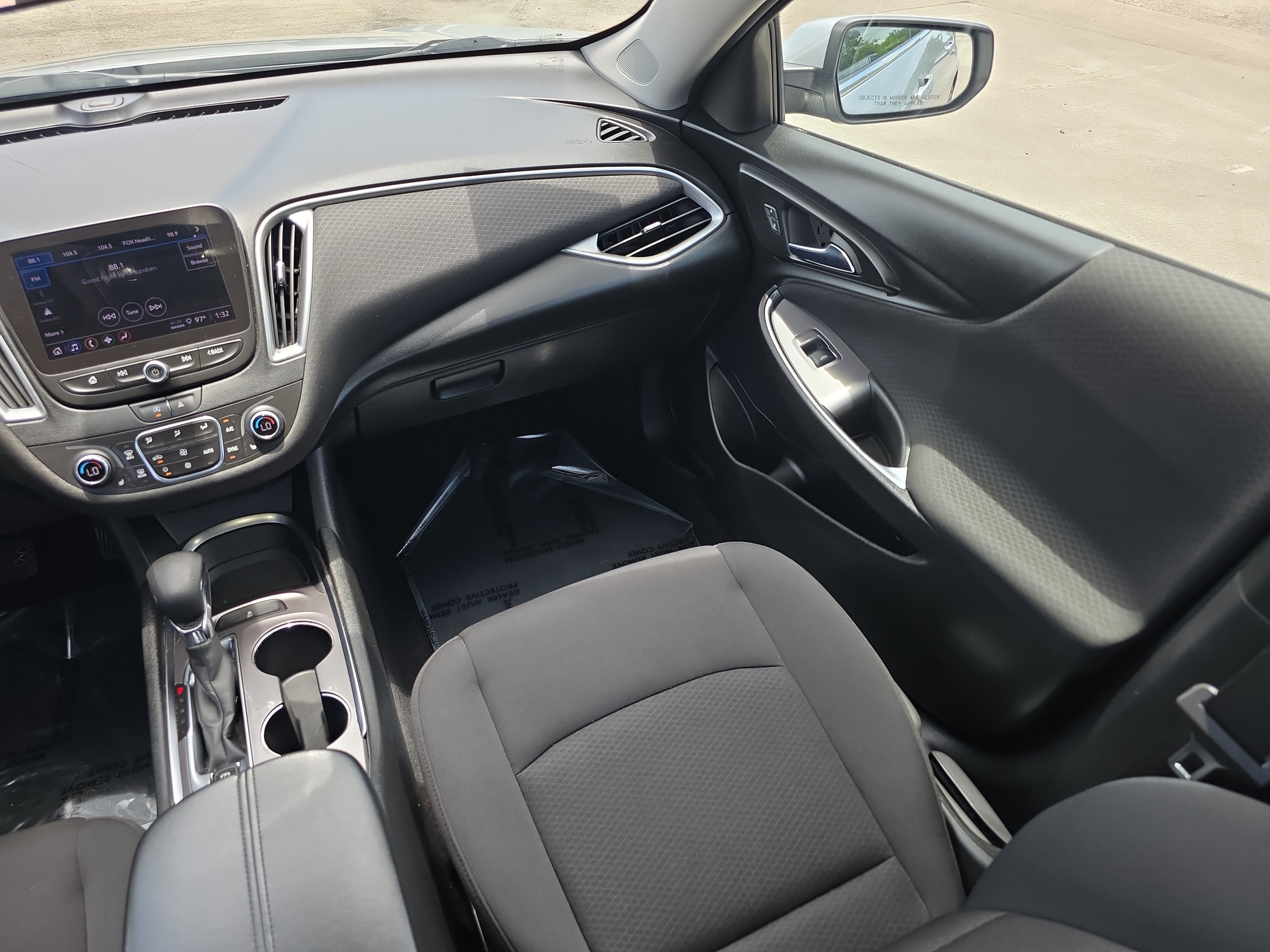 Used 2022 Chevrolet Malibu LT FWD image 19