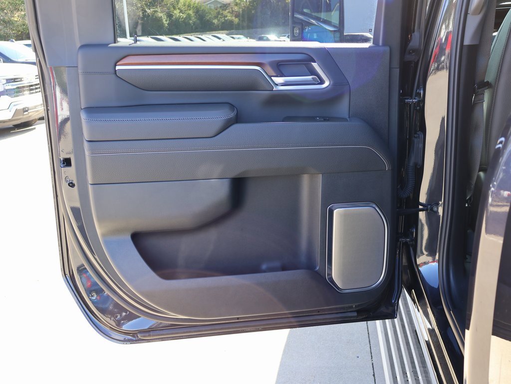 New 2025 GMC Sierra 2500 Denali w/ Denali Reserve Package image 30