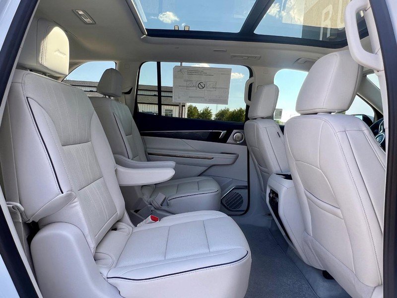 New 2026 Buick Enclave Avenir w/ Super Cruise Package image 13