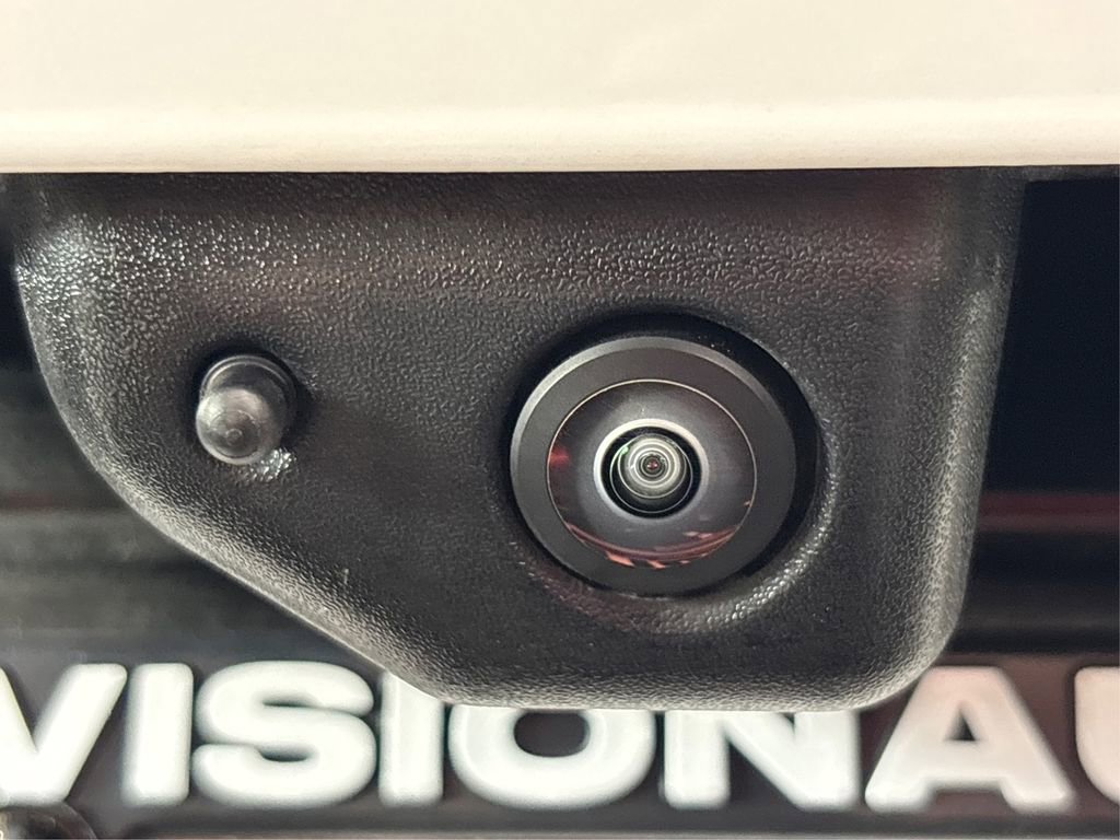 Used 2024 Chevrolet Equinox EV LT AWD/4WD image 16