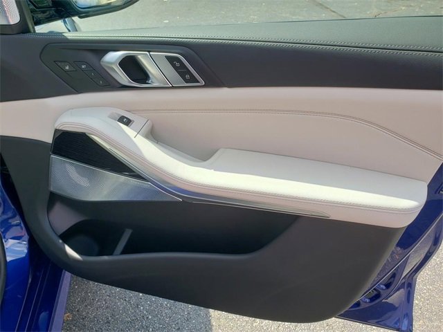 New 2026 BMW X7 M60i image 21