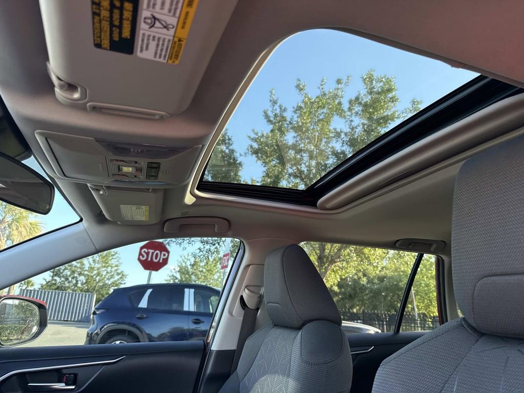 Used 2025 Toyota RAV4 XLE w/ Convenience Package FWD image 28