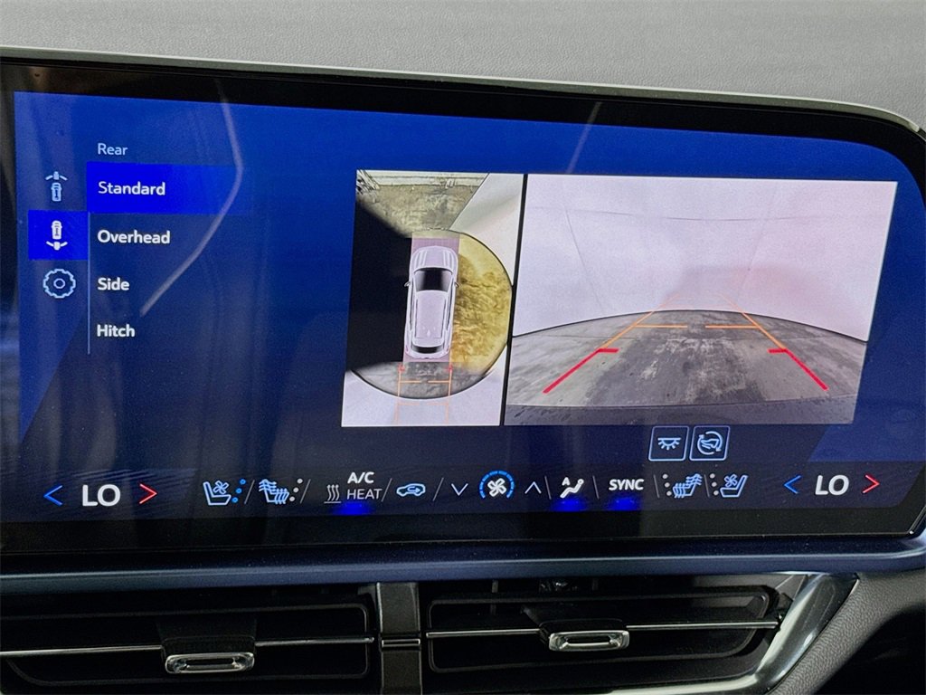 New 2025 Chevrolet Equinox EV LT w/ Convenience Package II image 9