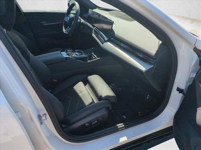 Certified 2026 BMW i5 eDrive40 w/ M Sport Package RWD image 22