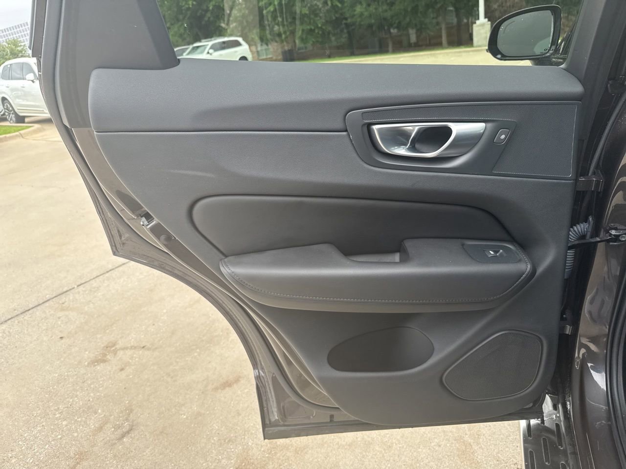 Used 2024 Volvo XC60 B5 Plus w/ Protection Package Premier AWD/4WD image 17